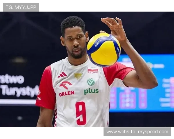 波兰卢布林男排夺超级杯 莱昂发球成制胜关键